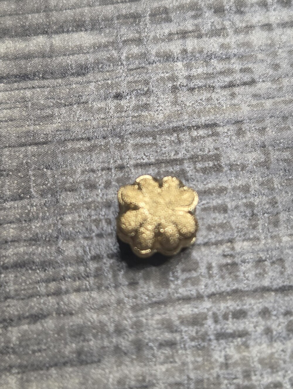 Authentic Pandora Textured Clover Mini Charm 14k gold plating